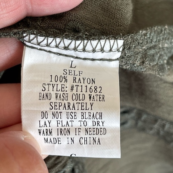 Blue B Collection new with tags size large top in olive - Picture 8 of 16